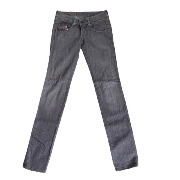 Women’s Diesel Grey Straight Jeans Size 26 US! - Picture 1 of 8
